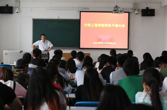 C:\Users\Administrator\Desktop\QQ截图20150619170310.png